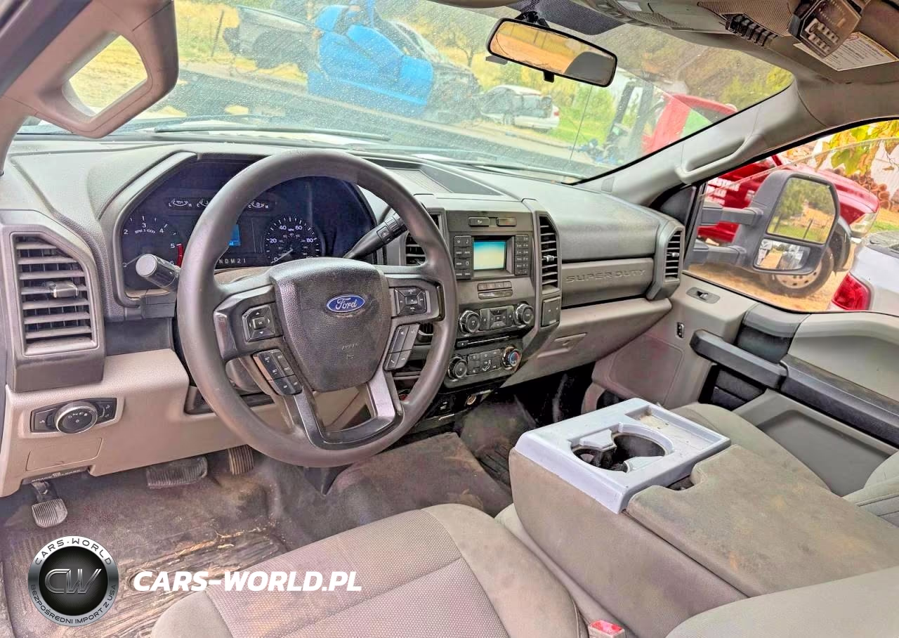 2018 Ford 550 Super Delivery Truck VIN:1FDUF5GY6JEB99810 - 9