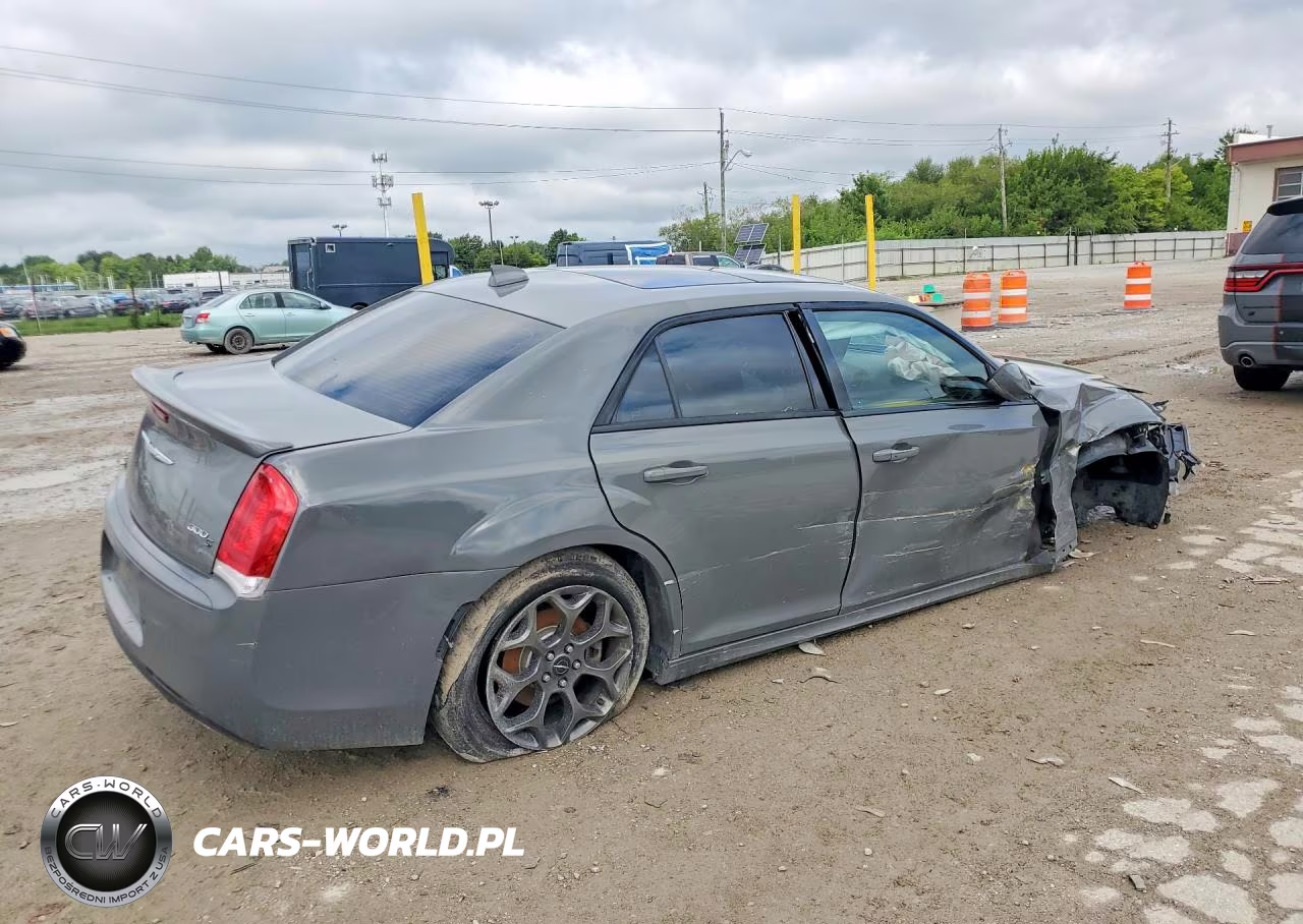 2017 Chrysler 300 S VIN:2C3CCAGG7HH586978 - 3
