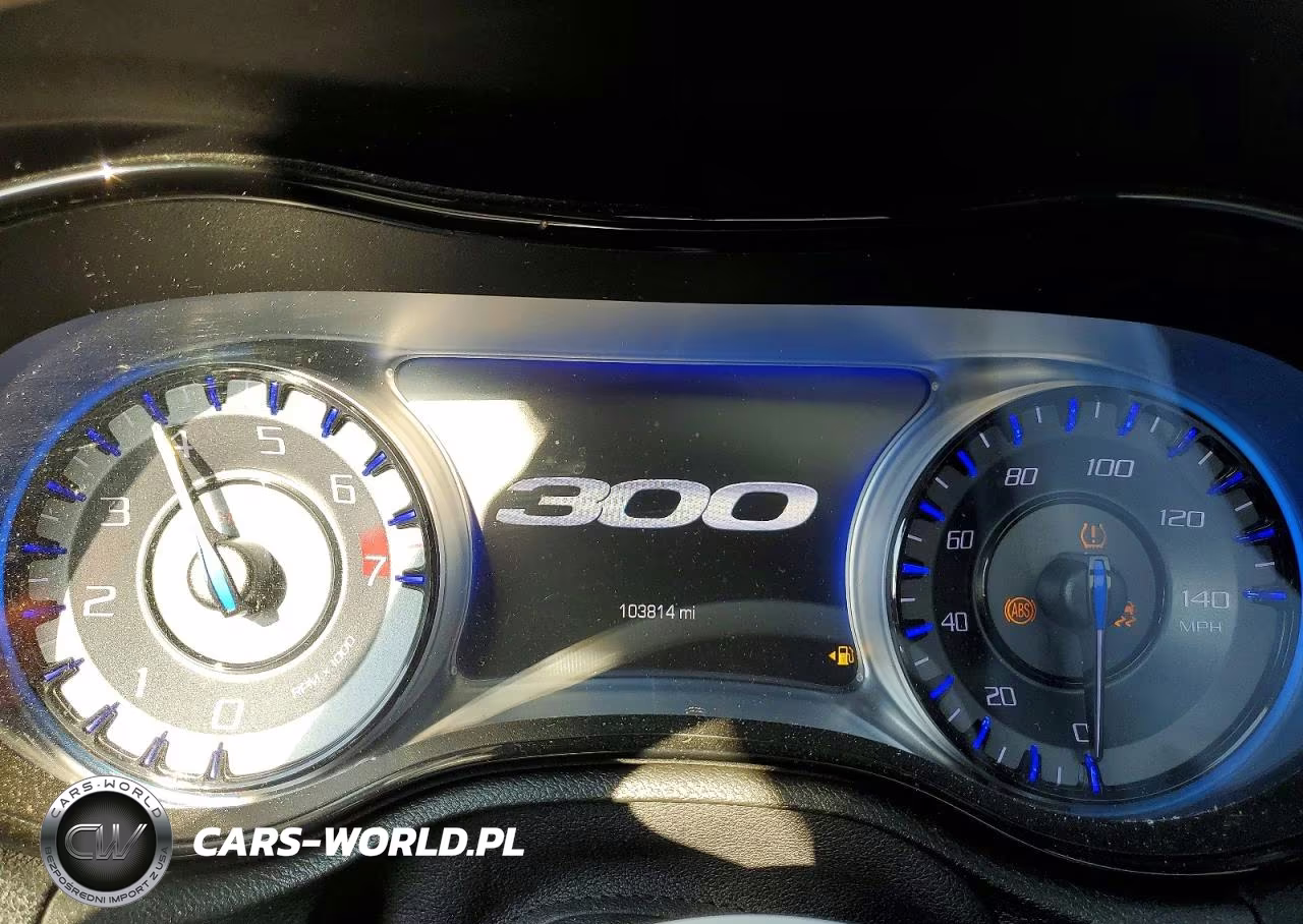 2017 Chrysler 300 S VIN:2C3CCAGG7HH586978 - 9