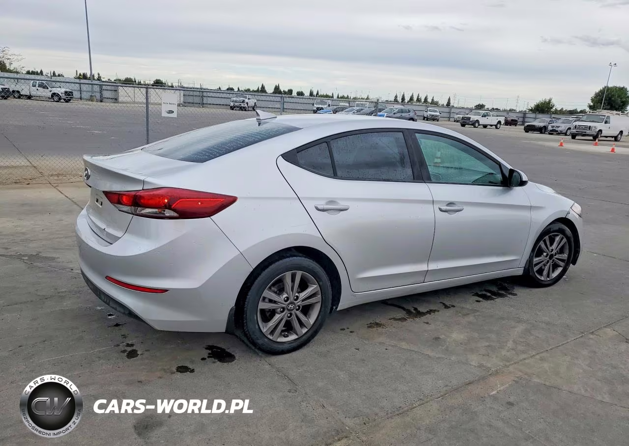 2018 Hyundai Elantra Sel VIN:5NPD84LF2JH246974 - 3