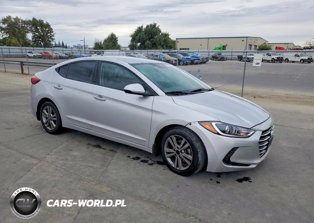 2018 Hyundai Elantra Sel VIN:5NPD84LF2JH246974 - 4