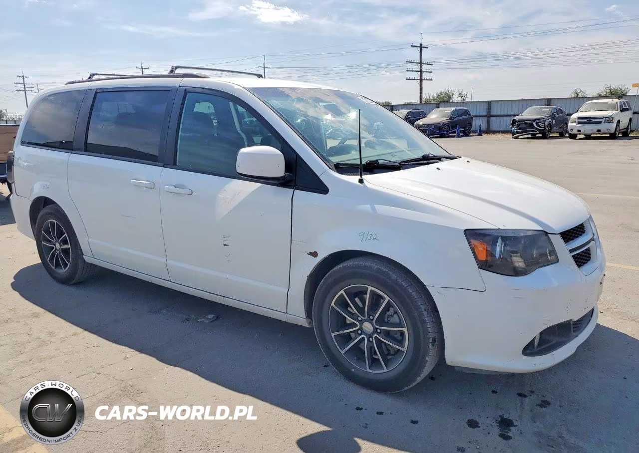 2018 Dodge Grand Caravan Gt VIN:2C4RDGEG4JR224261 - 4