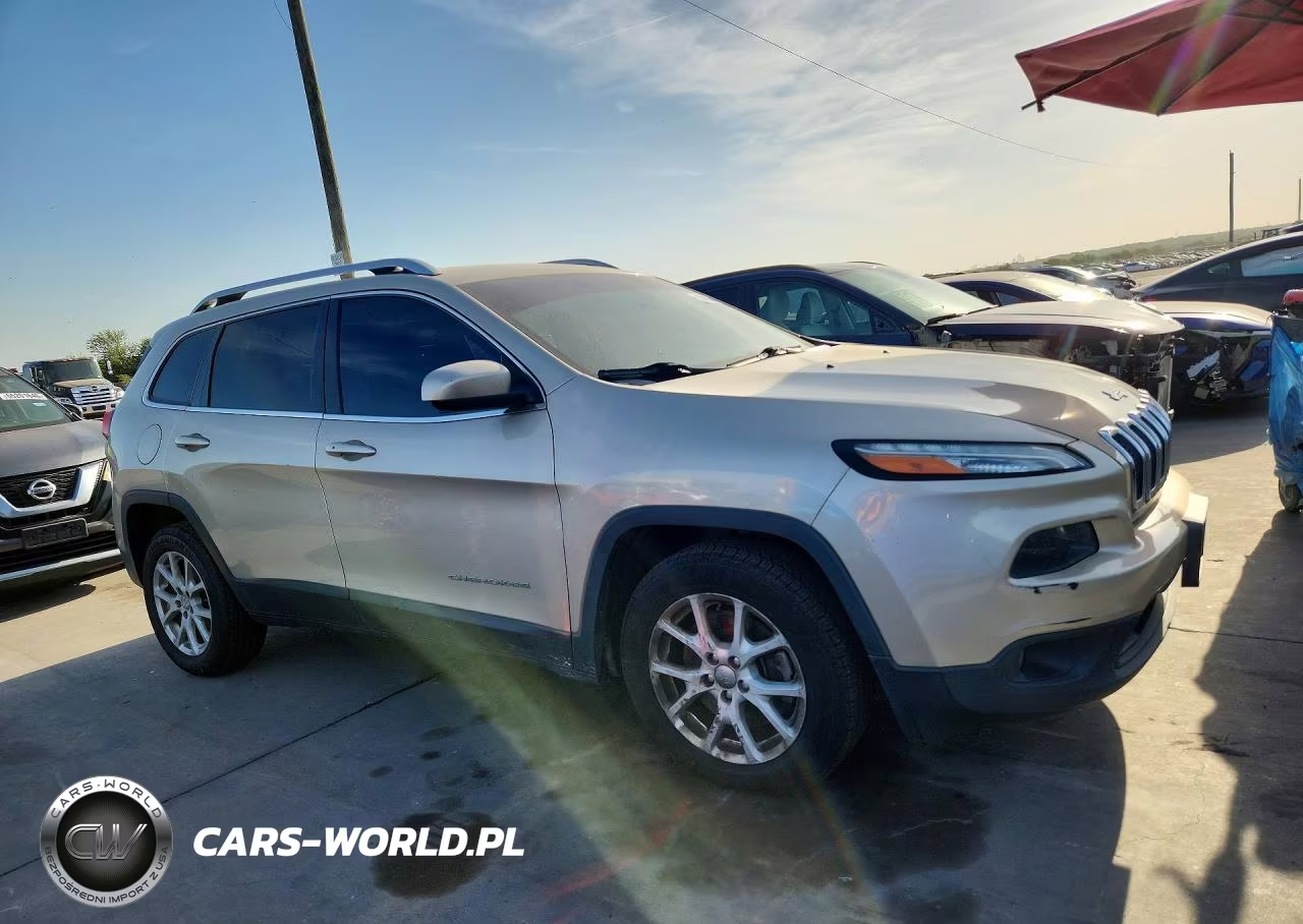 2014 Jeep Cherokee Latitude VIN:1C4PJLCB5EW186844 - 4