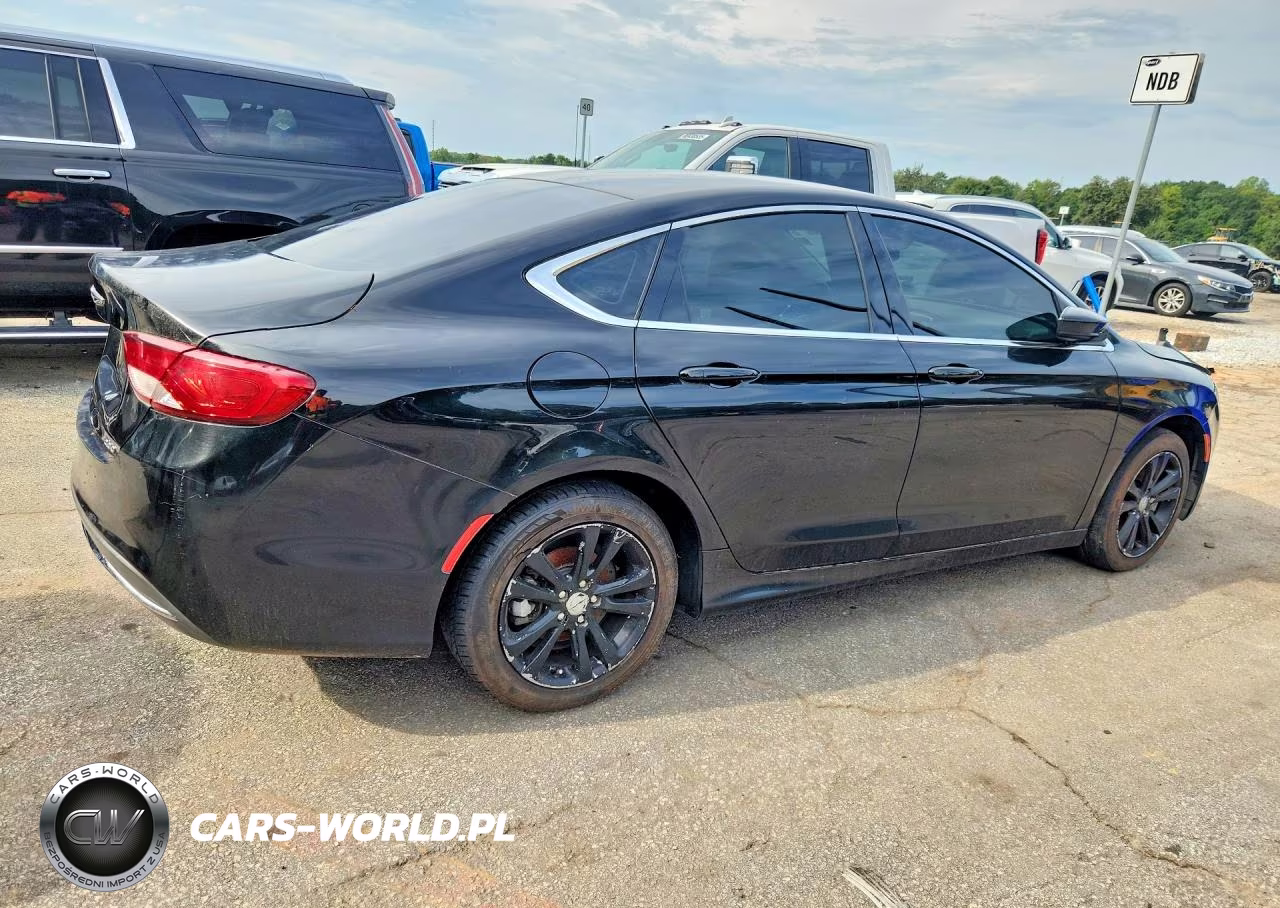 2015 Chrysler 200 Limited VIN:1C3CCCAB8FN690330 - 3