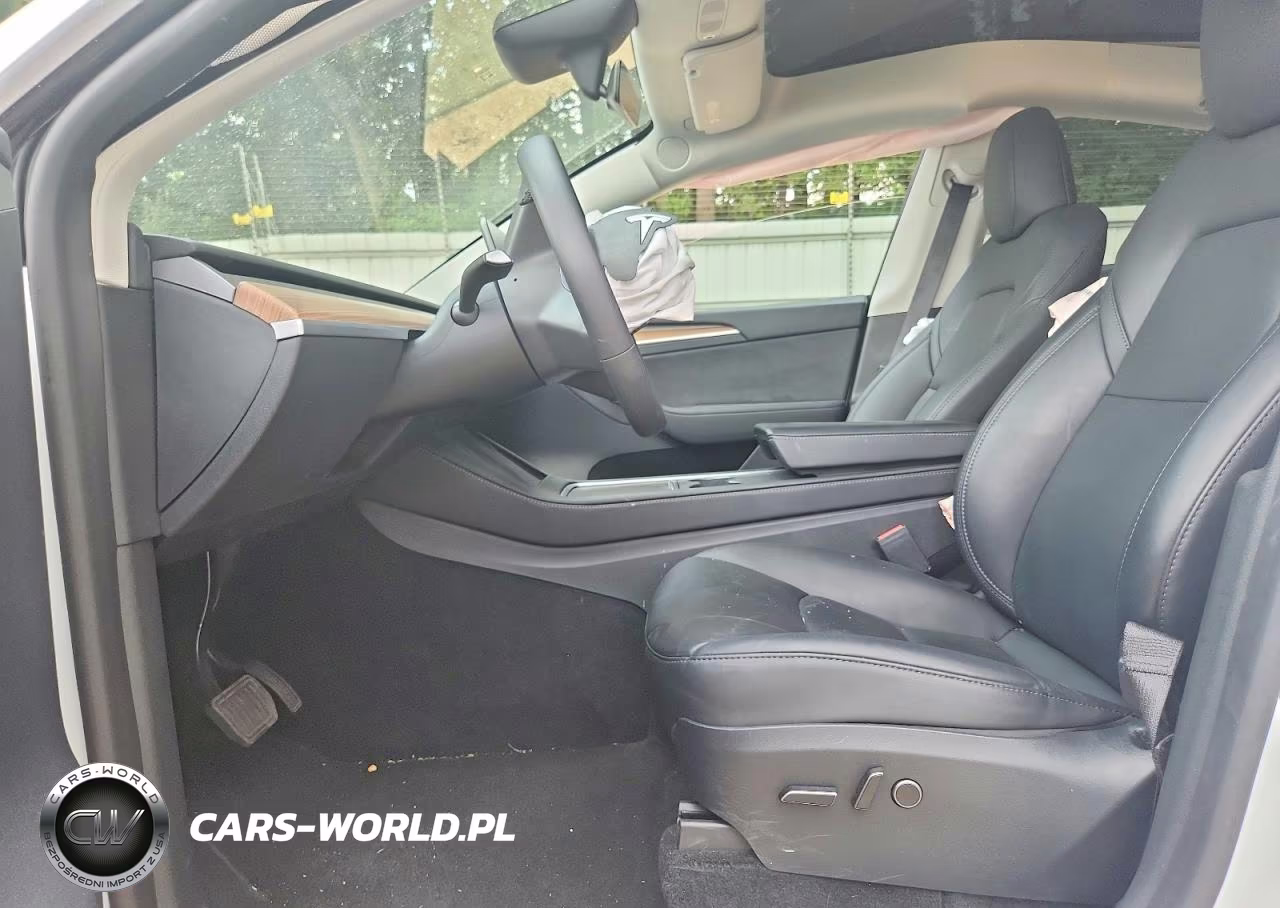 2023 Tesla Model Y VIN:7SAYGDED2PF915223 - 7