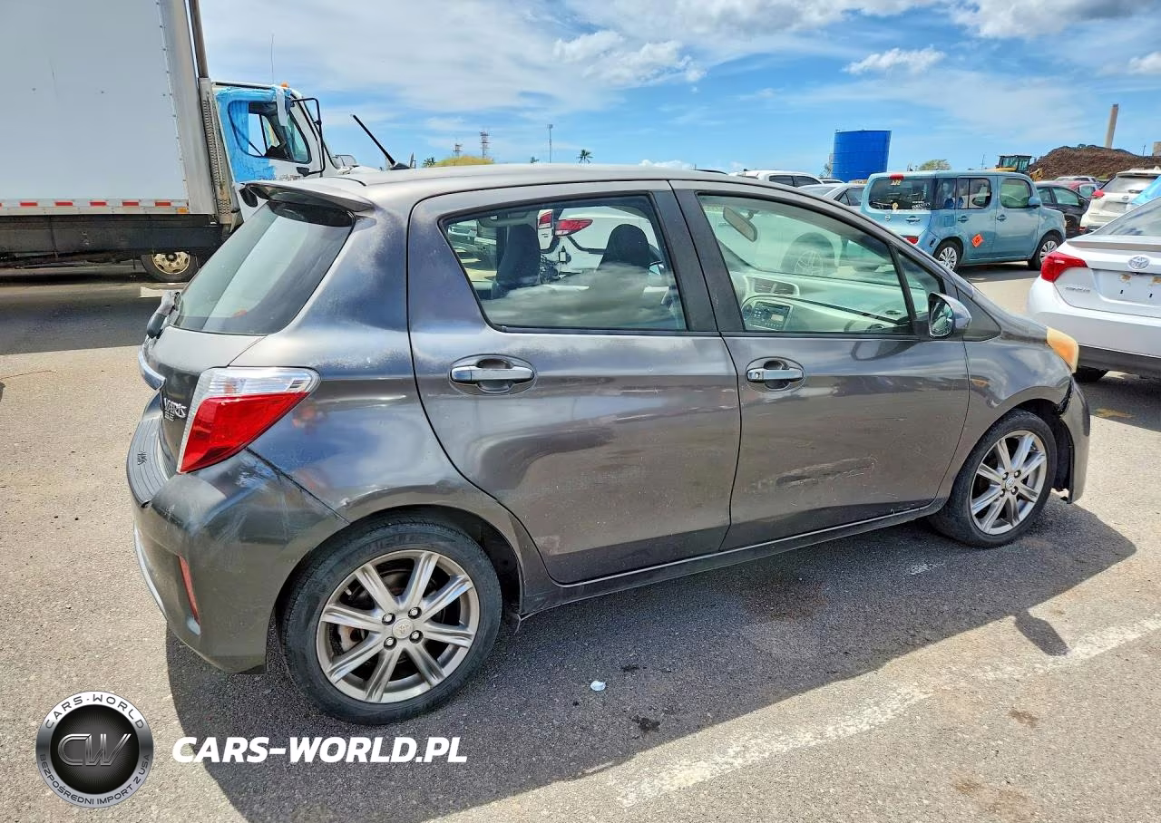 2012 Toyota Yaris 5-Door L VIN:JTDKTUD36CD535729 - 3