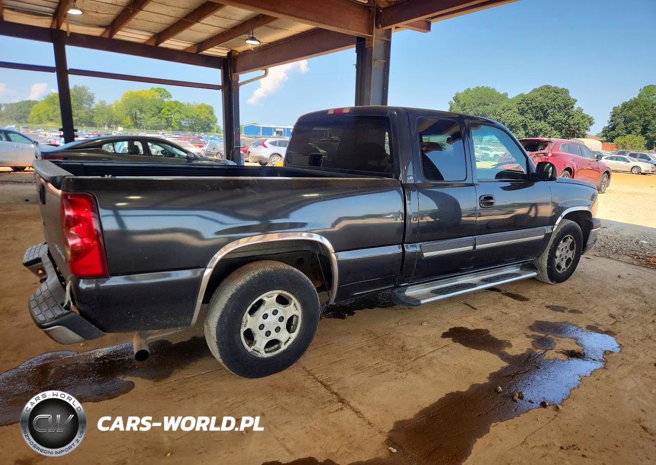 2003 Chevrolet Silverado C1500 VIN:2GCEC19V031276883 - 3