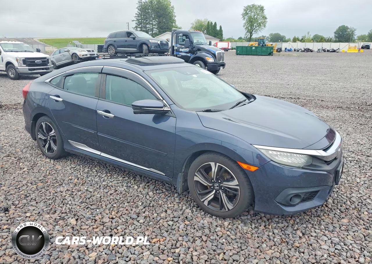 2018 Honda Civic Touring VIN:2HGFC1F96JH640516 - 4