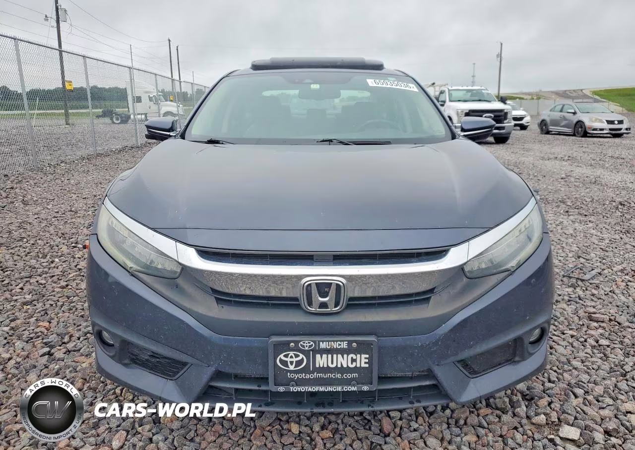2018 Honda Civic Touring VIN:2HGFC1F96JH640516 - 5