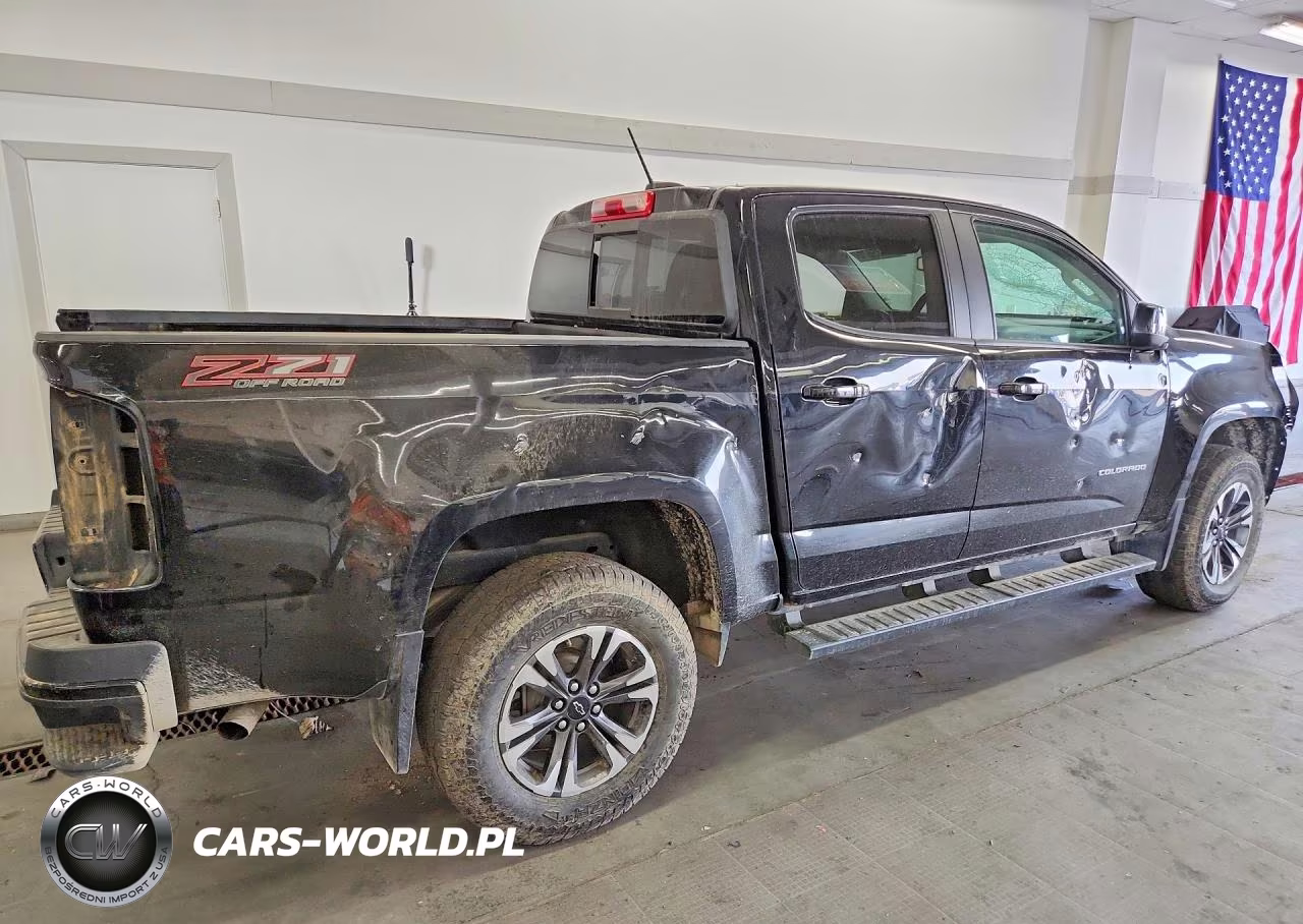 2021 Chevrolet Colorado Z71 VIN:1GCGTDEN7M1246433 - 3