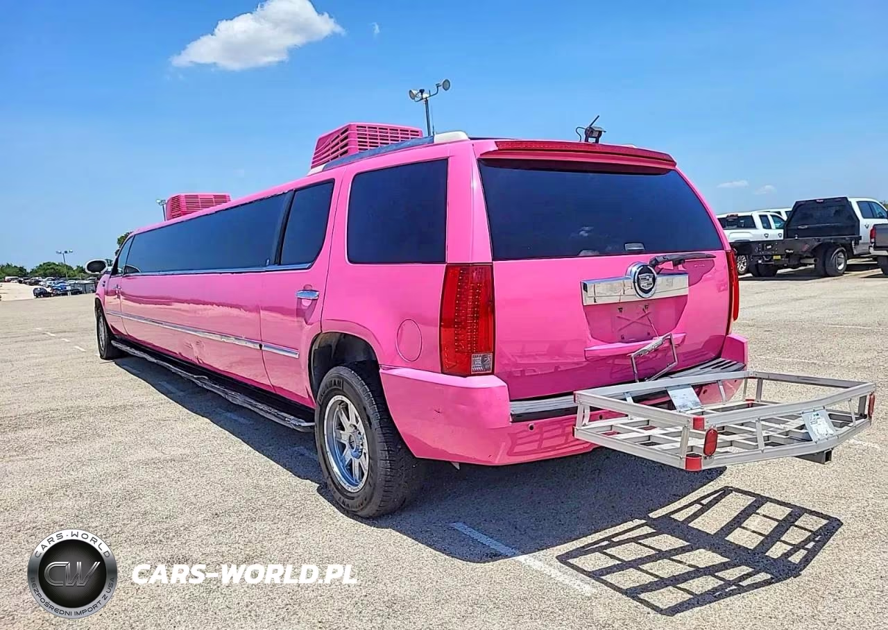 2008 Cadillac Escalade Luxury VIN:1GYEC63848R119124 - 3