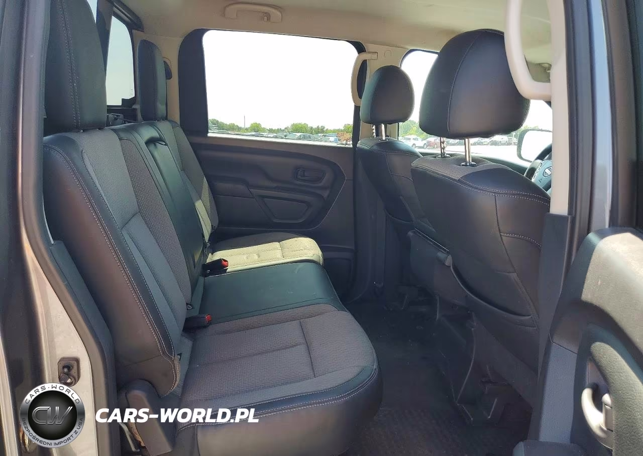 2018 Nissan Titan S VIN:1N6AA1EJ6JN506975 - 10