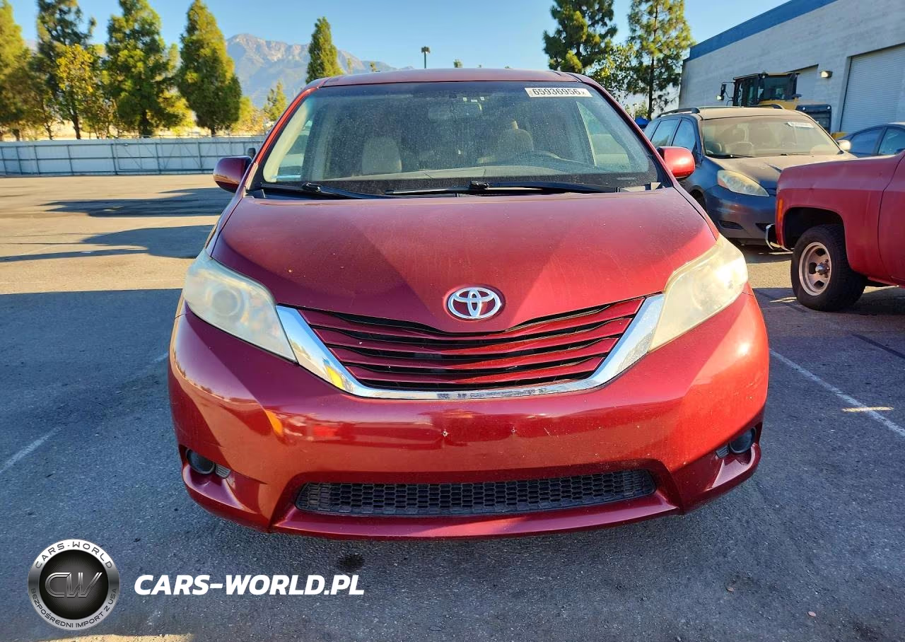 2017 Toyota Sienna Le VIN:5TDKZ3DC1HS807687 - 5