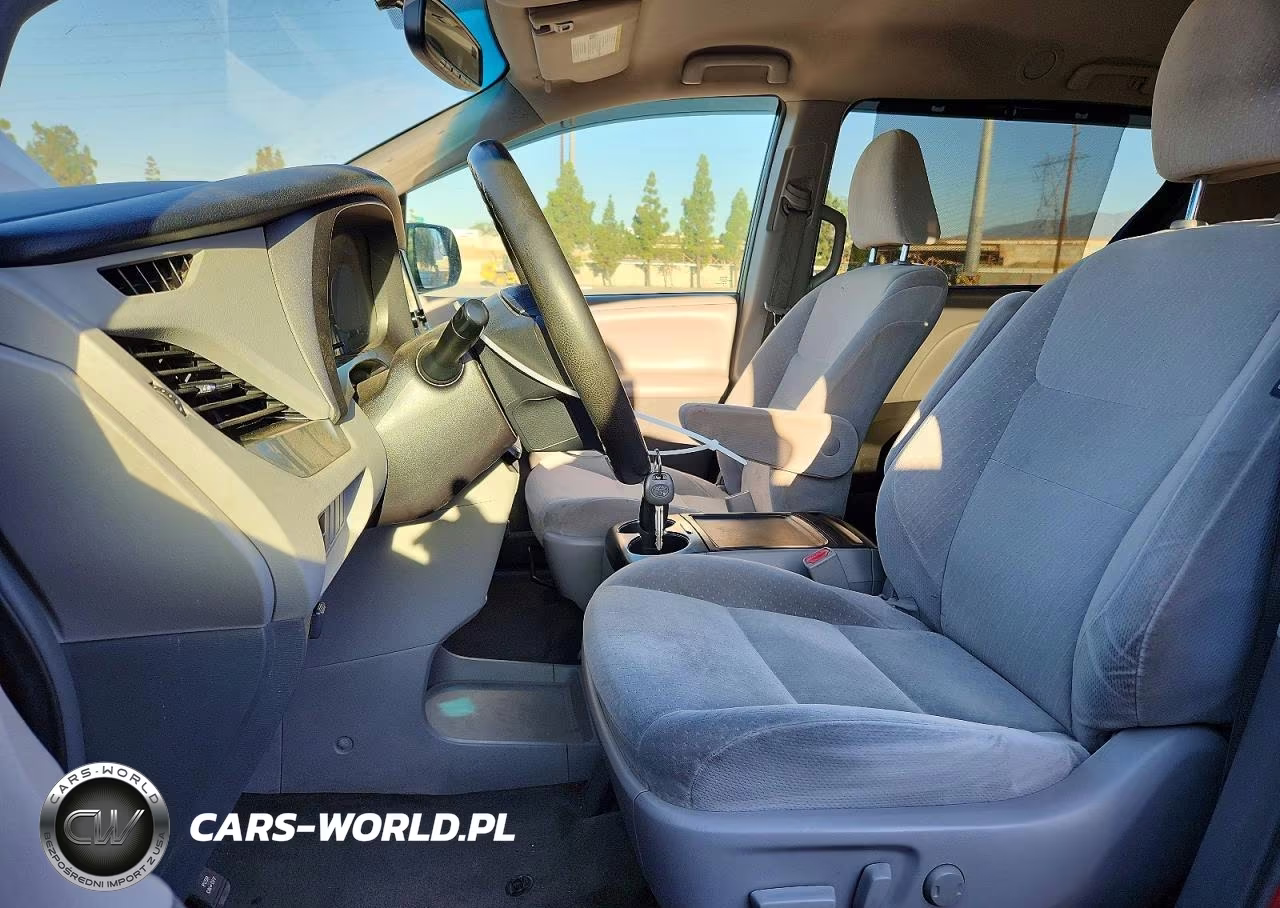 2017 Toyota Sienna Le VIN:5TDKZ3DC1HS807687 - 7