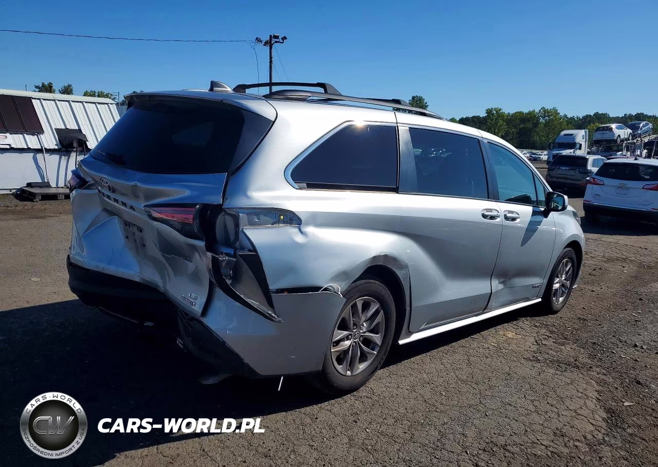 2021 Toyota Sienna Le VIN:5TDKSKFC0MS030828 - 3