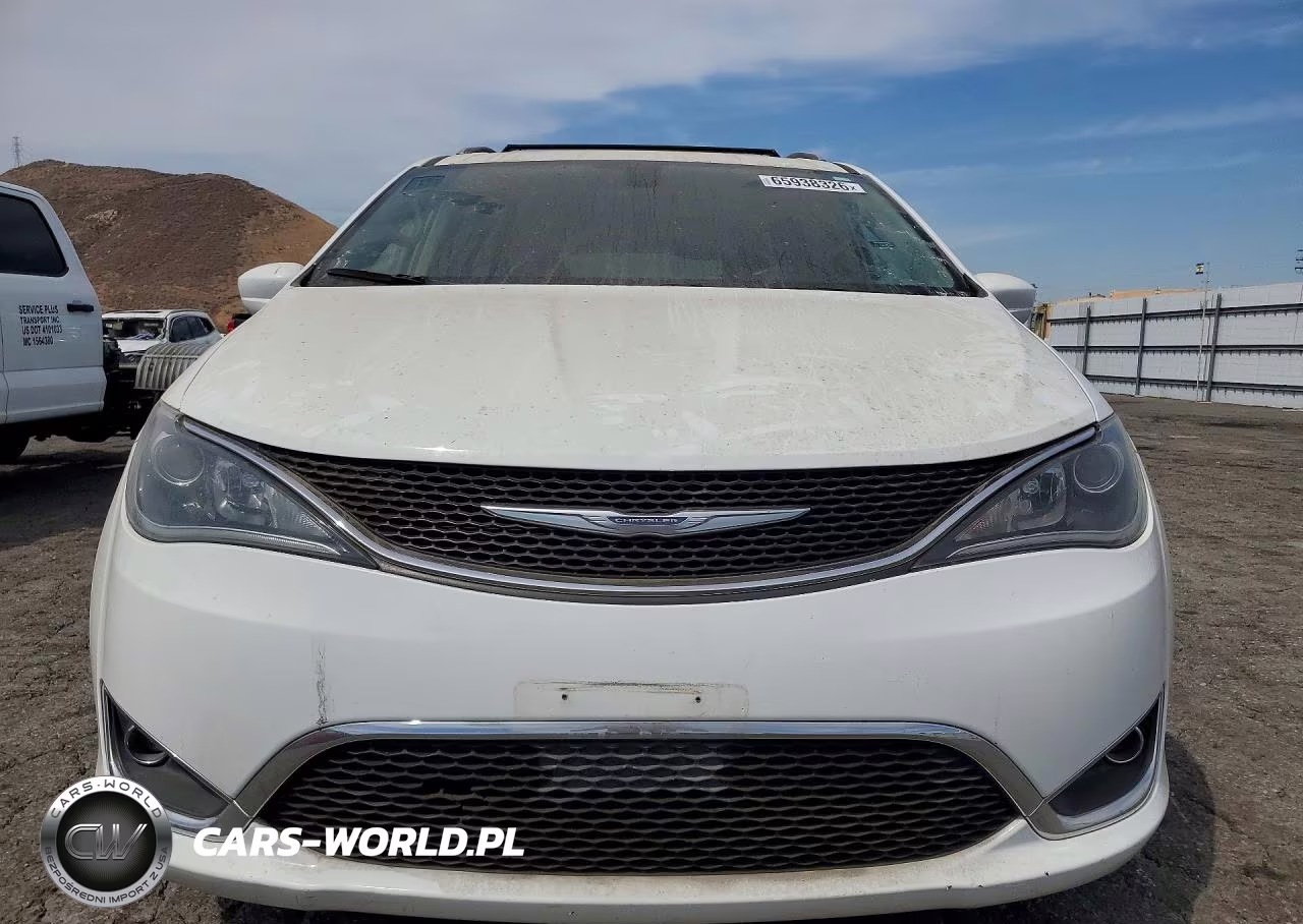 2018 Chrysler Pacifica Touring L VIN:2C4RC1BGXJR110558 - 5