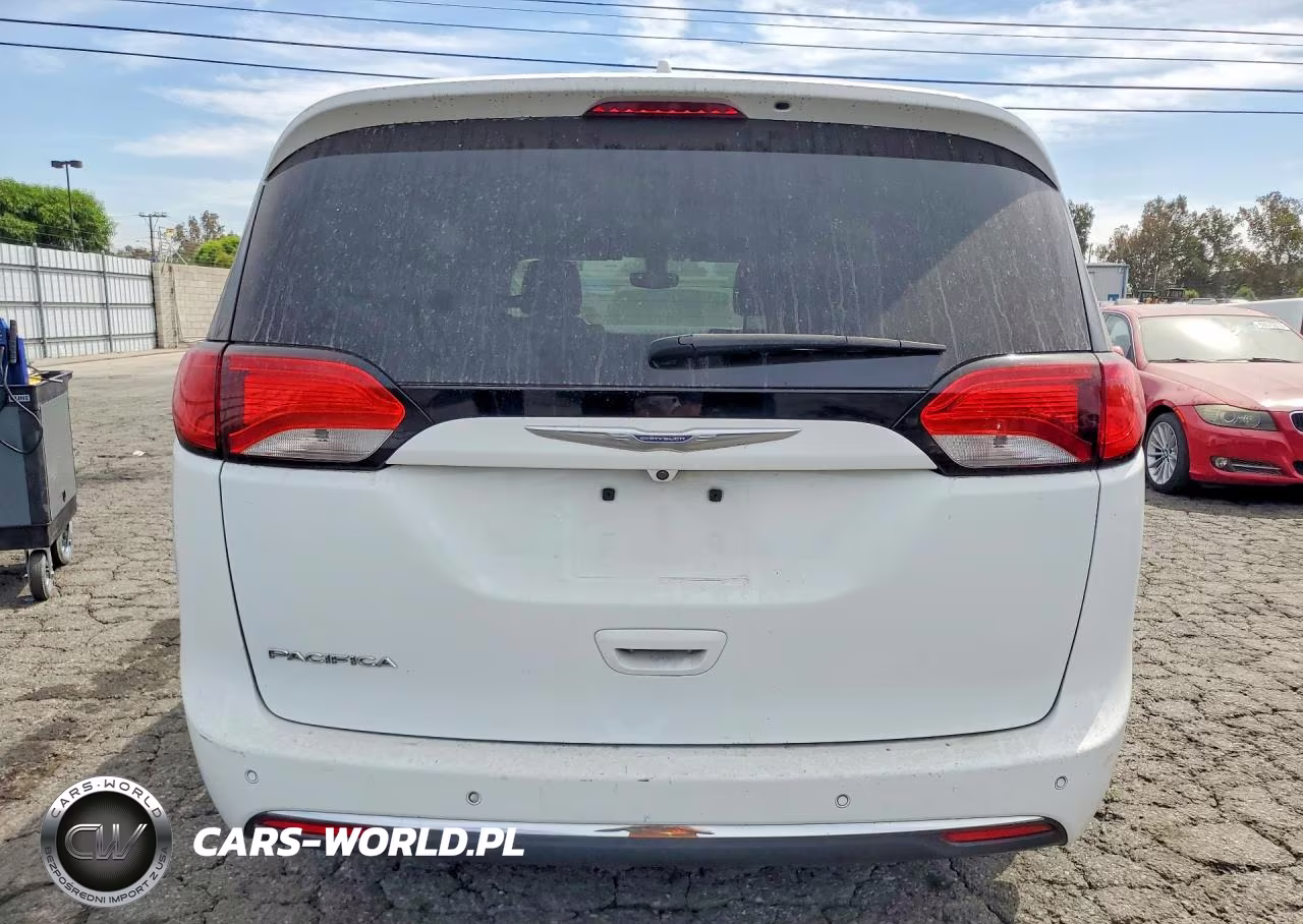2018 Chrysler Pacifica Touring L VIN:2C4RC1BGXJR110558 - 6