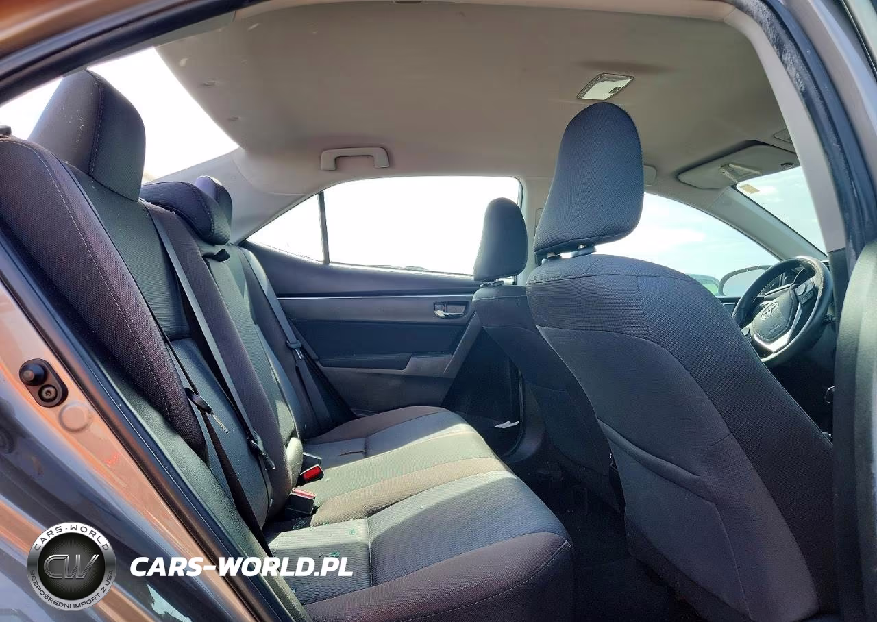 2018 Toyota Corolla L VIN:5YFBURHE4JP765463 - 10