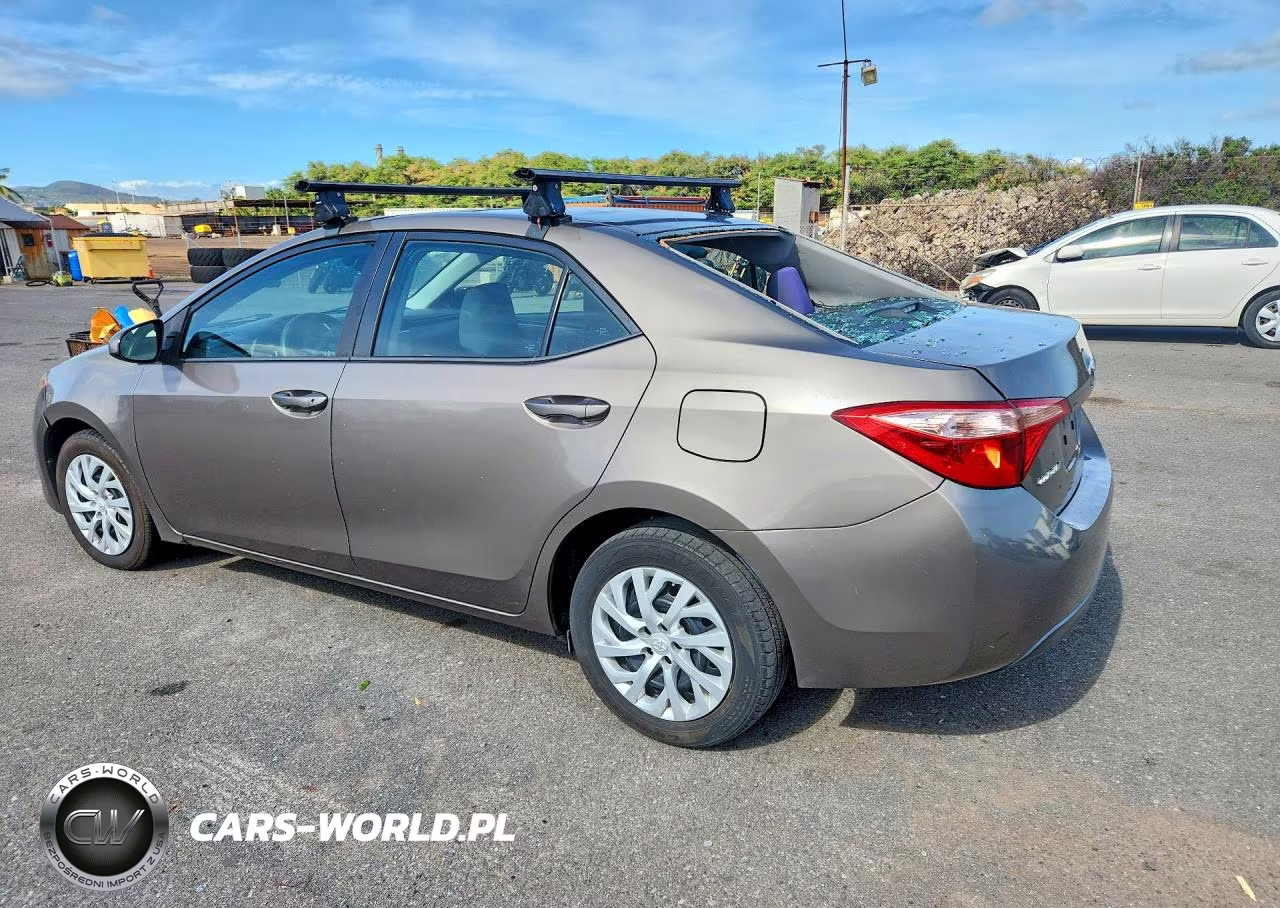 2018 Toyota Corolla L VIN:5YFBURHE4JP765463 - 2