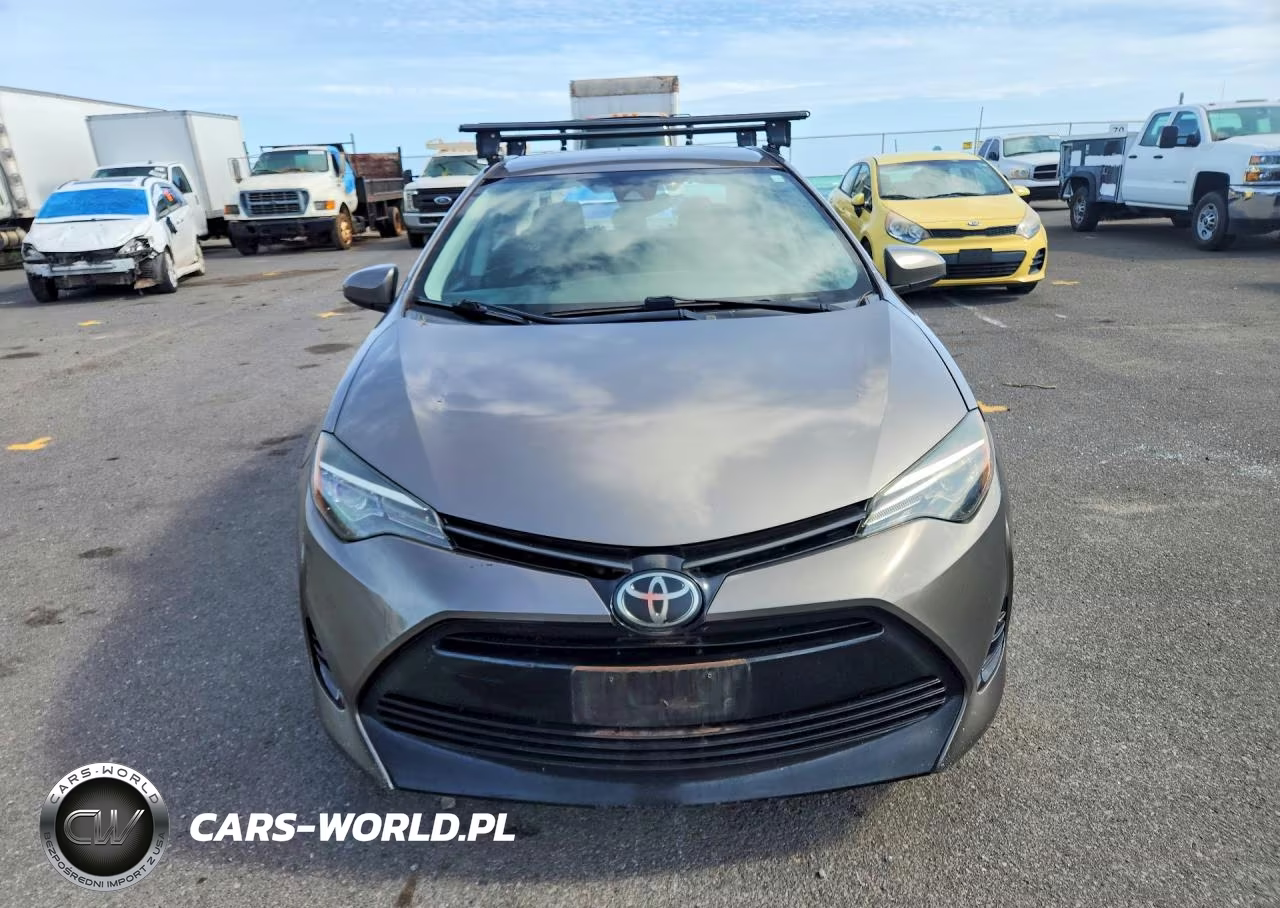 2018 Toyota Corolla L VIN:5YFBURHE4JP765463 - 5