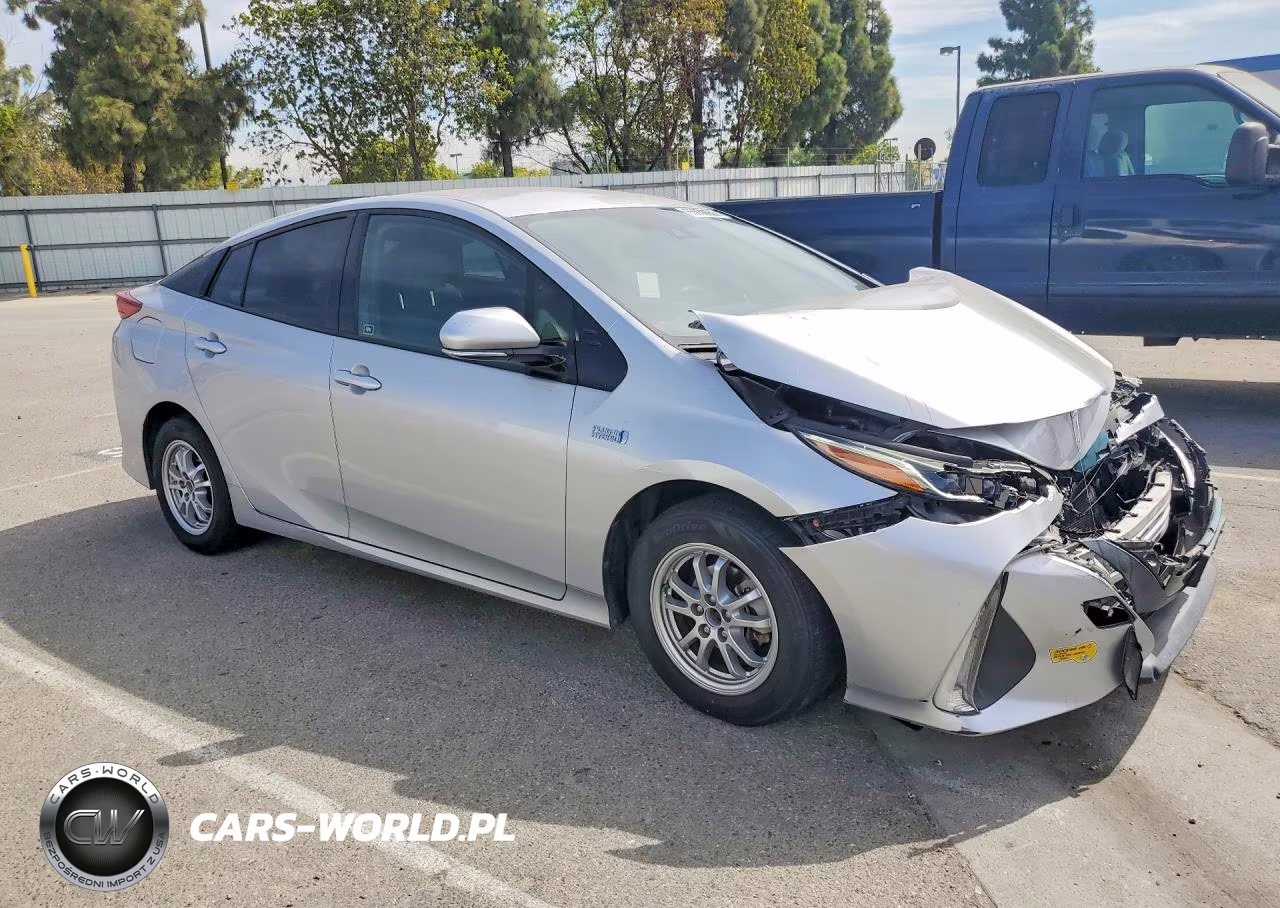 2019 Toyota Prius Prime Plus VIN:JTDKARFPXK3114409 - 4