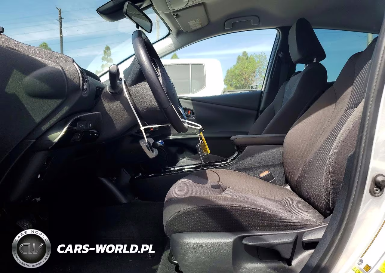 2019 Toyota Prius Prime Plus VIN:JTDKARFPXK3114409 - 7