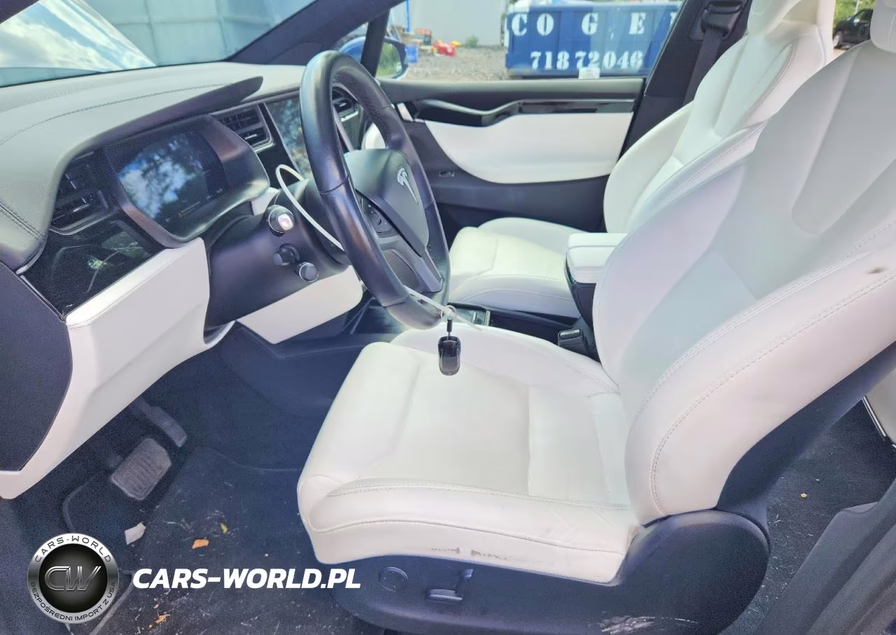 2018 Tesla Model X VIN:5YJXCDE24JF121964 - 7
