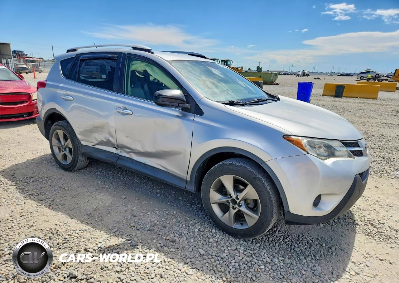 2015 Toyota Rav4 Le VIN:JTMBFREV6FJ050047 - 4