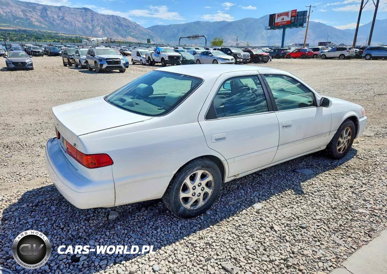 2000 Toyota Camry Le VIN:4T1BG22K4YU994795 - 3