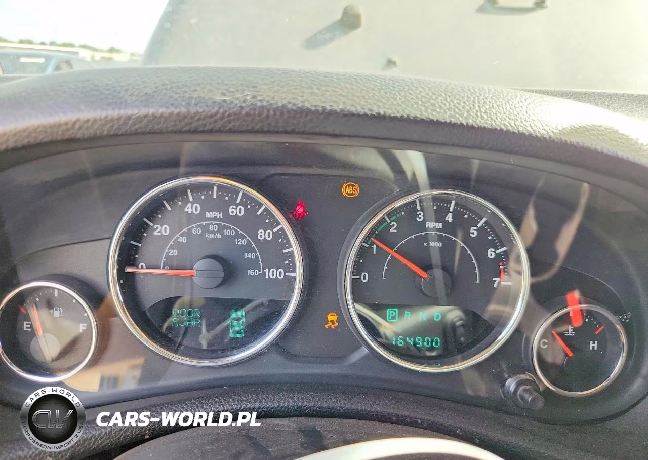 2014 Jeep Wrangler Unlimited Sport VIN:1C4BJWDG1EL130441 - 9