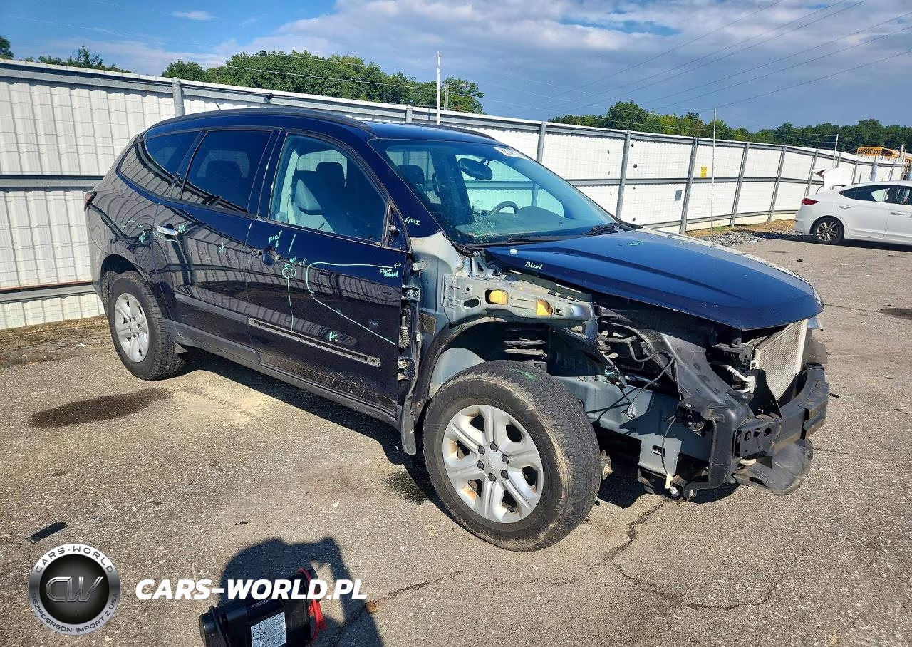 2015 Chevrolet Traverse Ls VIN:1GNKVFED5FJ361940 - 4