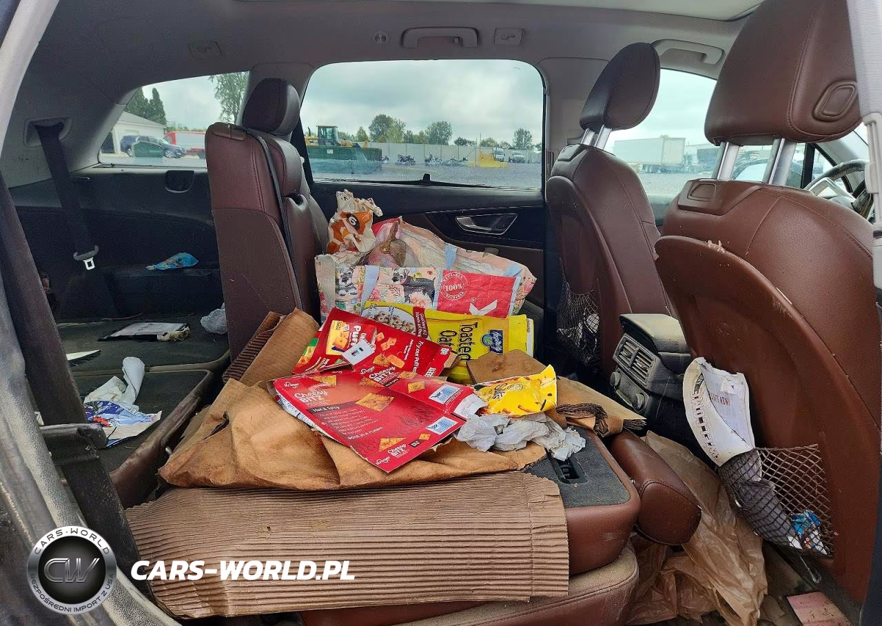 2019 Audi Q7 Premium Plus VIN:WA1LAAF70KD020081 - 11