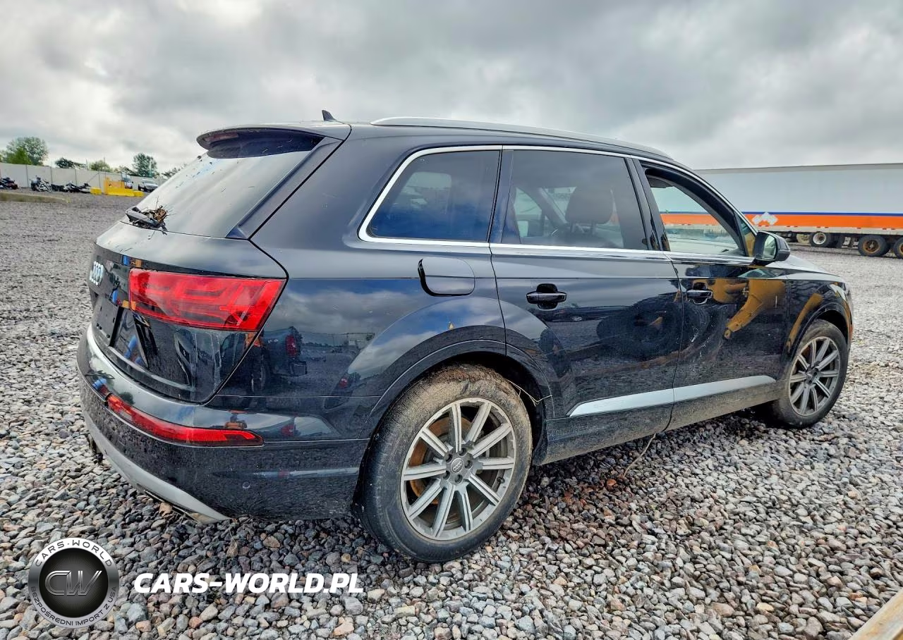 2019 Audi Q7 Premium Plus VIN:WA1LAAF70KD020081 - 3