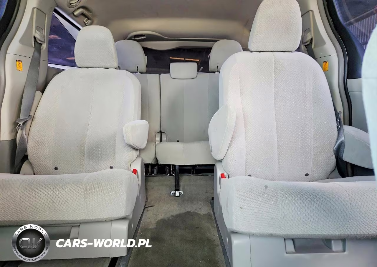 2012 Toyota Sienna Base 7-Passenger VIN:5TDKA3DC1CS015877 - 10