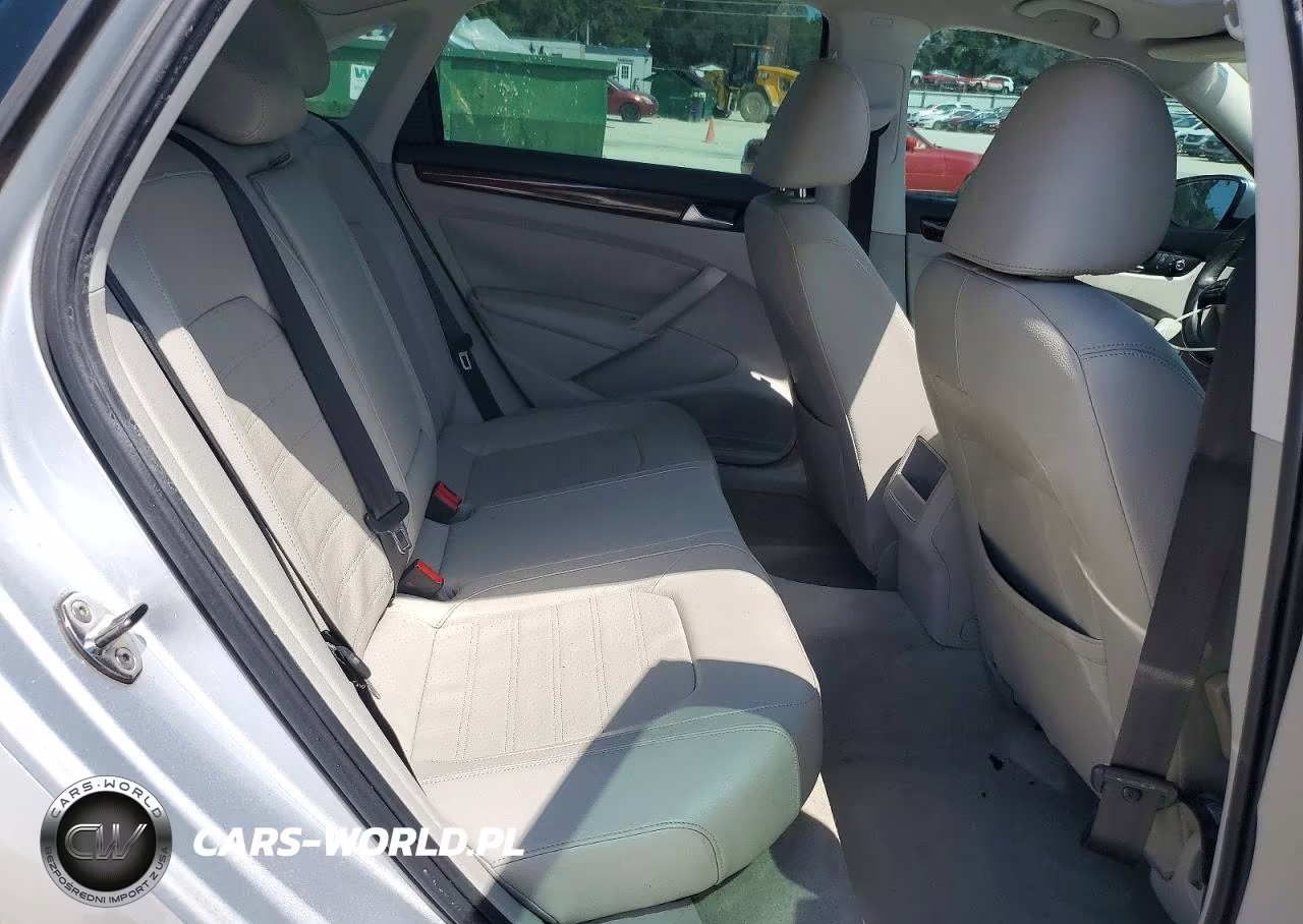 2012 Volkswagen Passat Sel VIN:1VWCH7A37CC072420 - 10