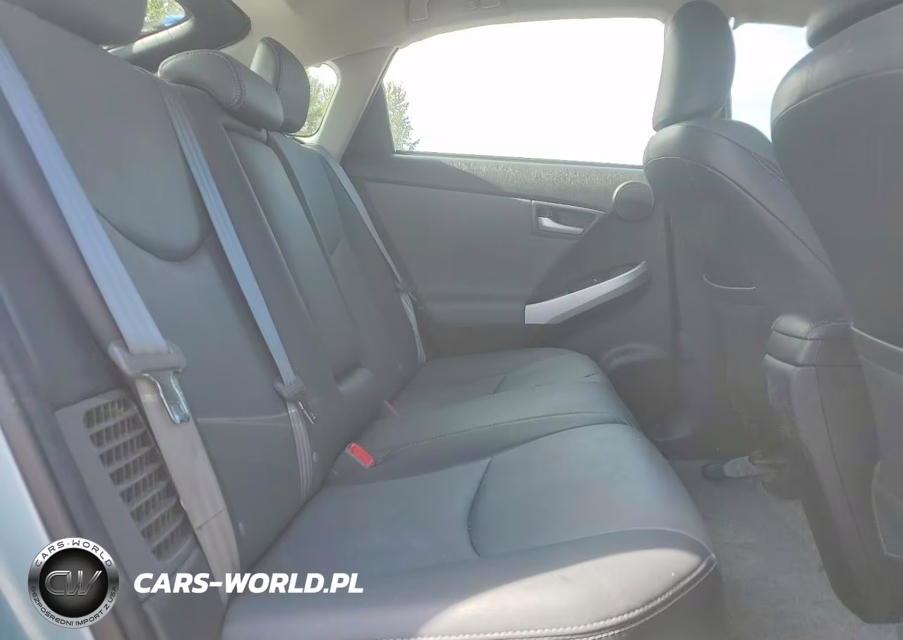 2015 Toyota Prius Four VIN:JTDKN3DU8F1913875 - 11