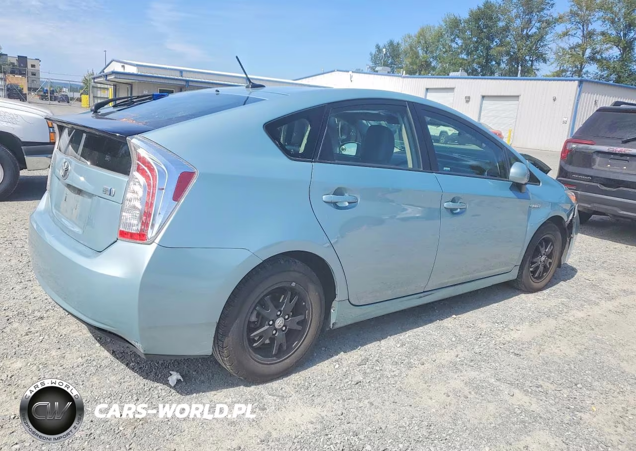 2015 Toyota Prius Four VIN:JTDKN3DU8F1913875 - 3