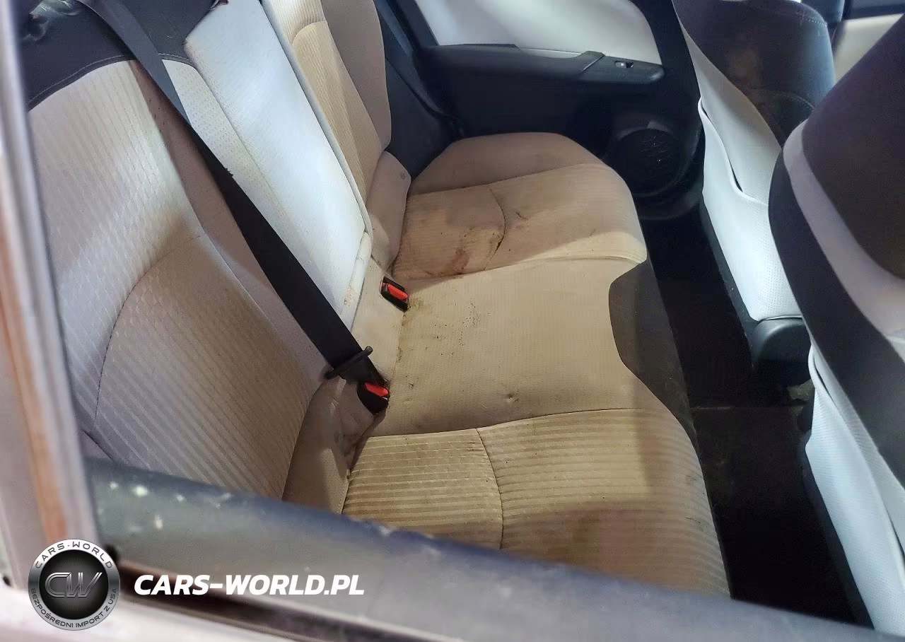 2018 Toyota Prius Three VIN:JTDKARFU2J3066764 - 10