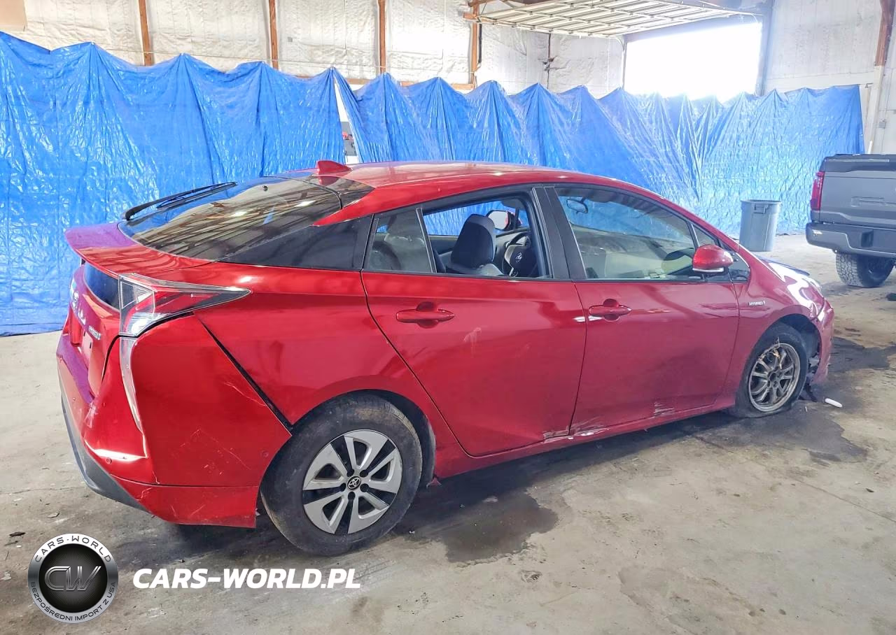 2018 Toyota Prius Three VIN:JTDKARFU2J3066764 - 3