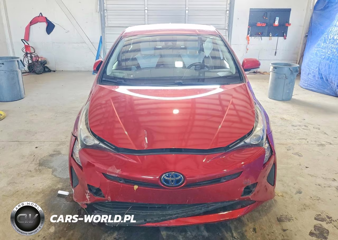2018 Toyota Prius Three VIN:JTDKARFU2J3066764 - 5