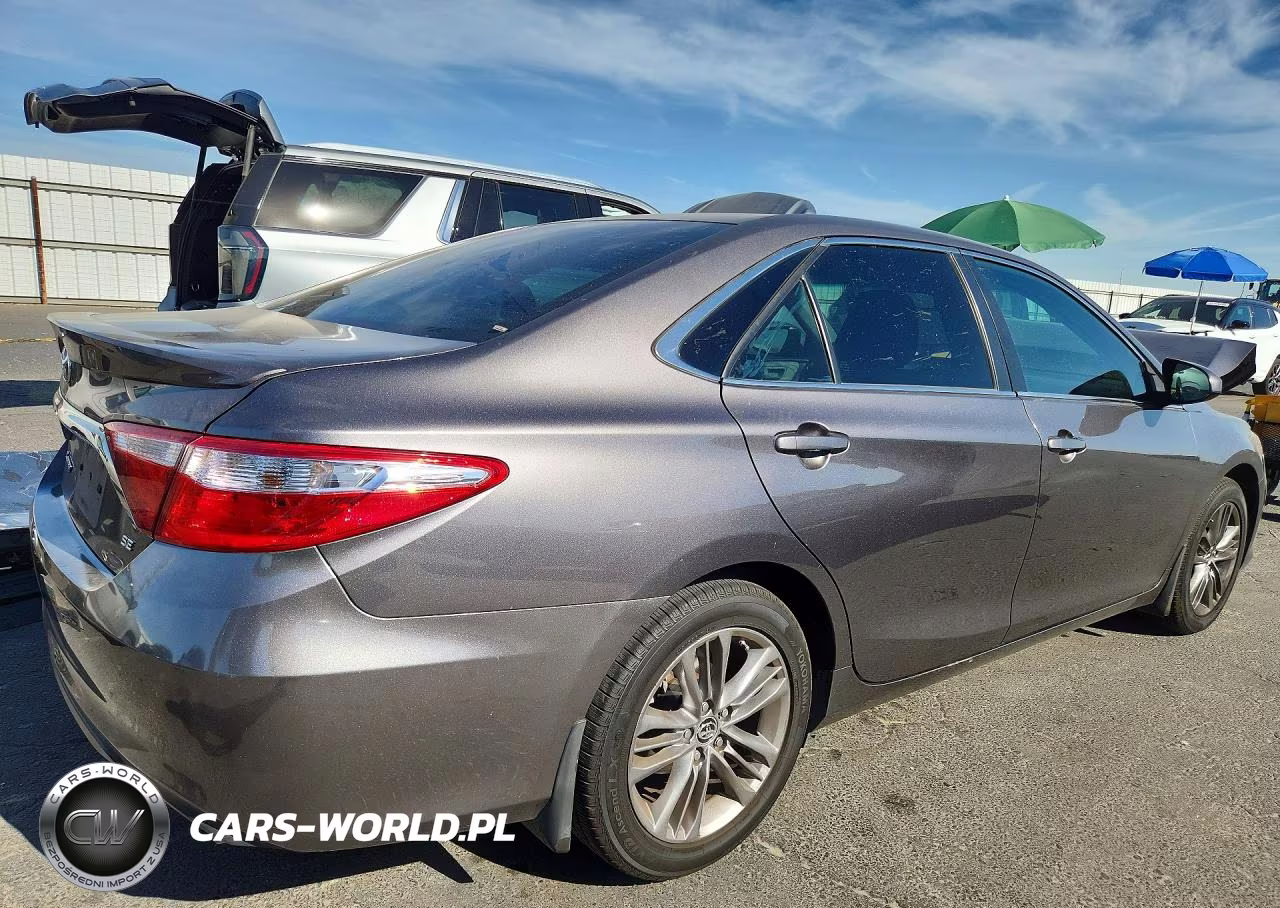 2016 Toyota Camry Se VIN:4T1BF1FK2GU549249 - 3