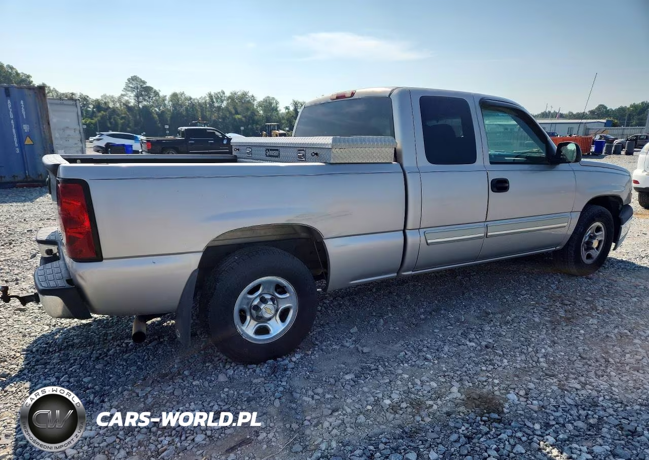 2004 Chevrolet Silverado C1500 VIN:2GCEC19V641386516 - 3