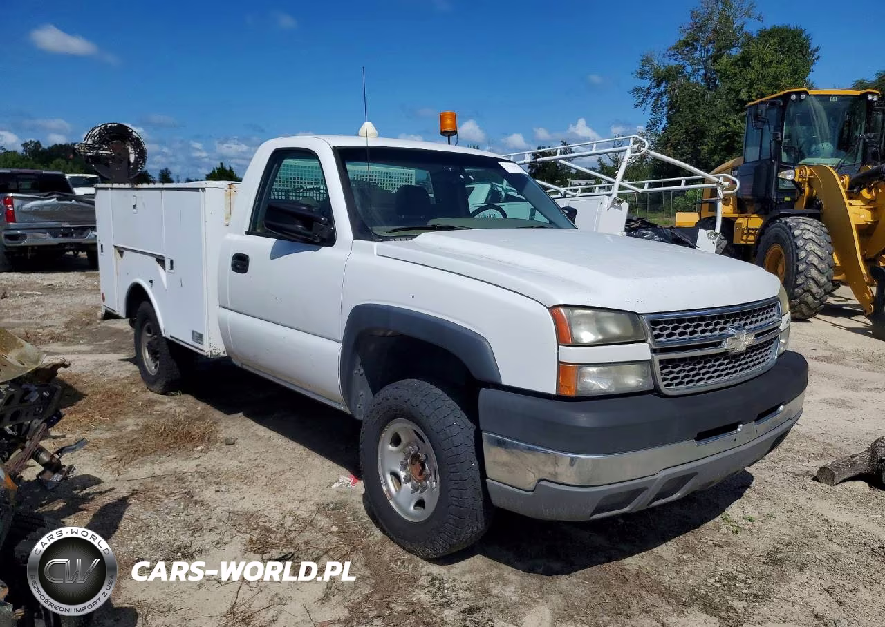 2005 Chevrolet Silverado C2500 Heavy Duty VIN:1GBHC24U85E295270 - 4