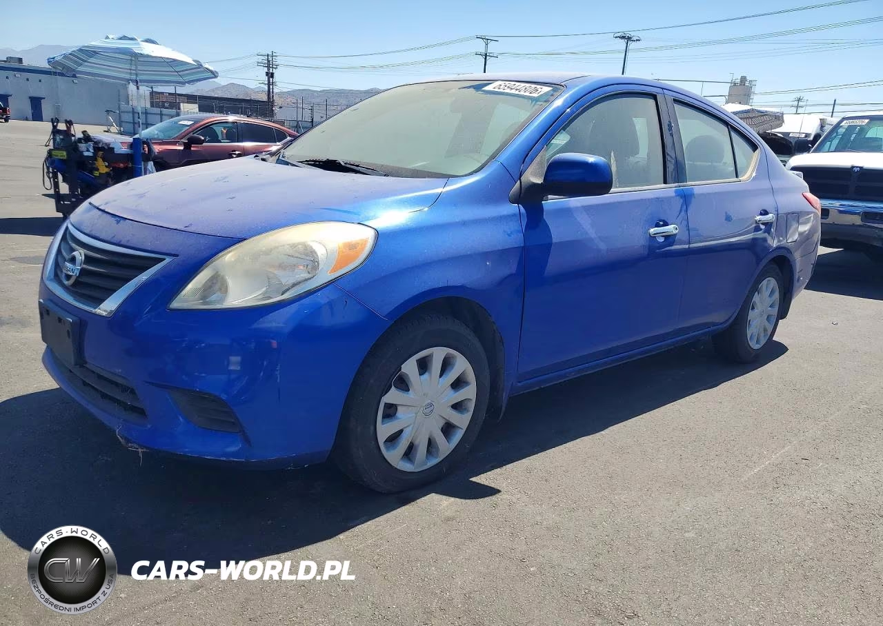 2014 Nissan Versa 1.6 S – zdjęcie 1 z 12