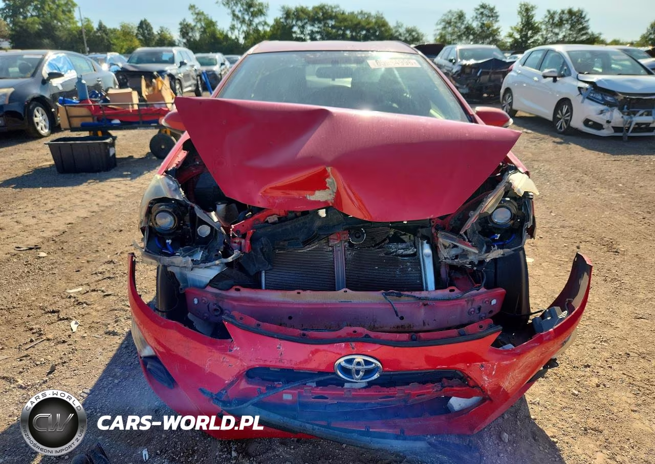 2015 Toyota Prius C One VIN:JTDKDTB38F1578551 - 5