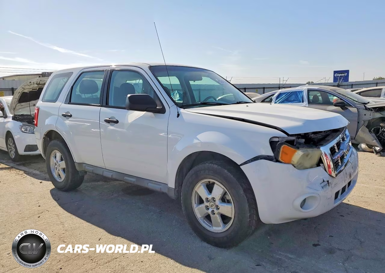 2011 Ford Escape Xls VIN:1FMCU0C74BKA88113 - 4