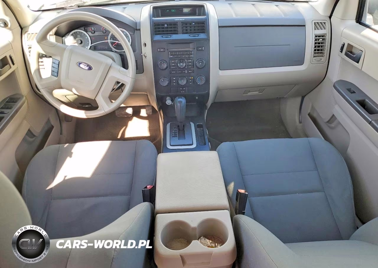 2011 Ford Escape Xls VIN:1FMCU0C74BKA88113 - 8