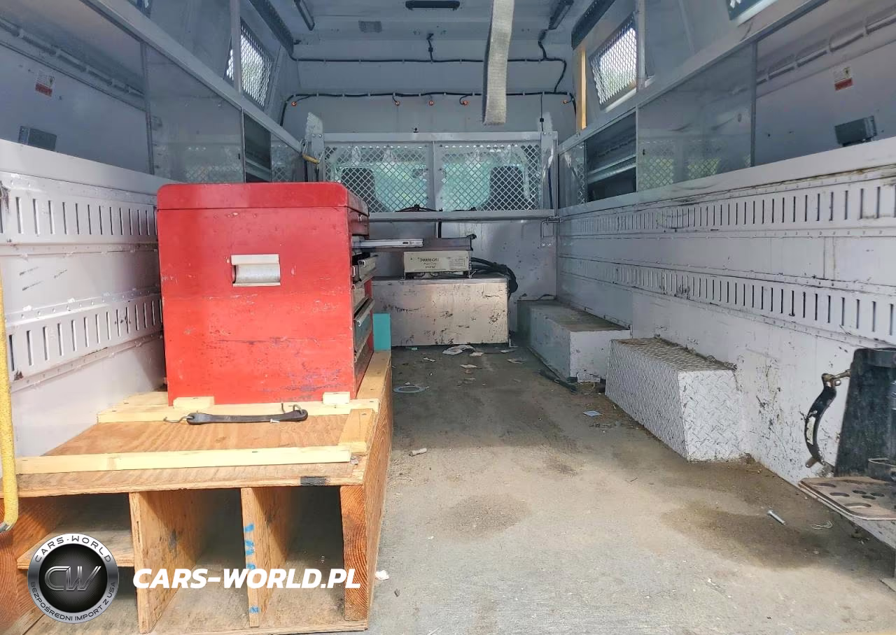 2016 Ford Econoline E450 Super Duty Cutaway Van VIN:1FDXE4FS3GDC55546 - 10