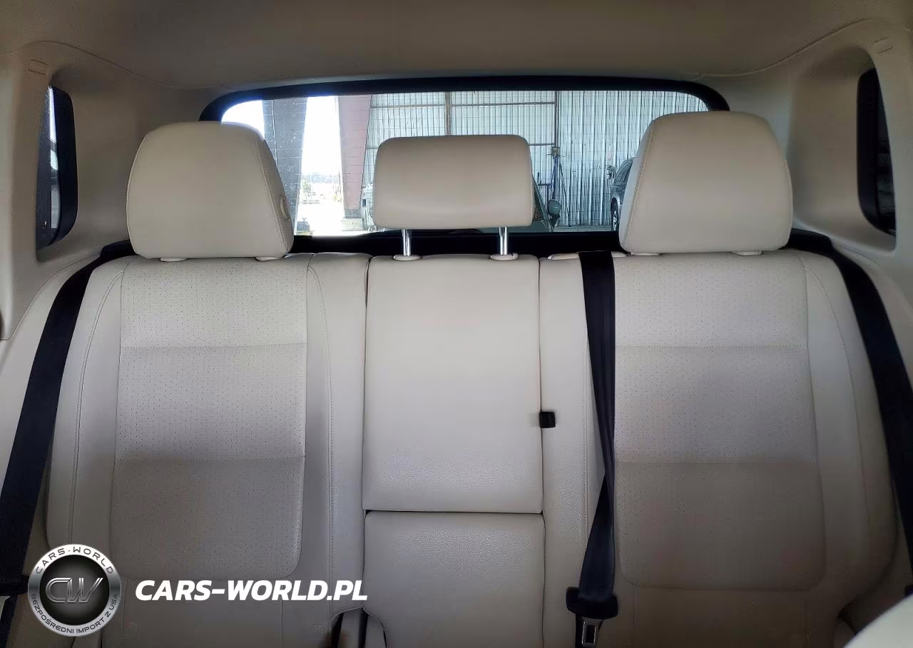 2016 Volkswagen Tiguan S VIN:WVGAV7AX1GW052833 - 10