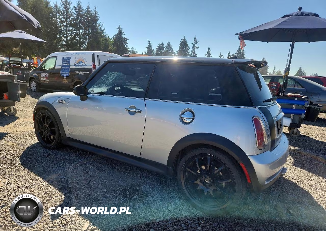 2005 Mini Cooper S VIN:WMWRE33515TD99248 - 2